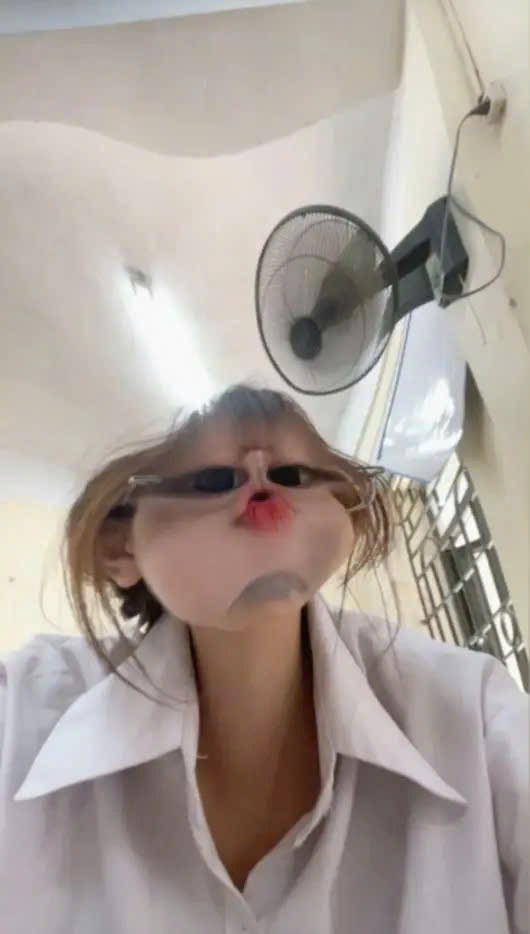 Khoảnh khắc 3 của Trang